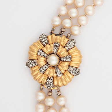 Vintage Givenchy Pearl Necklace @ | StoryLTD